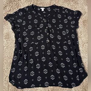 Sonoma Black and White Geometric Women's Blouse